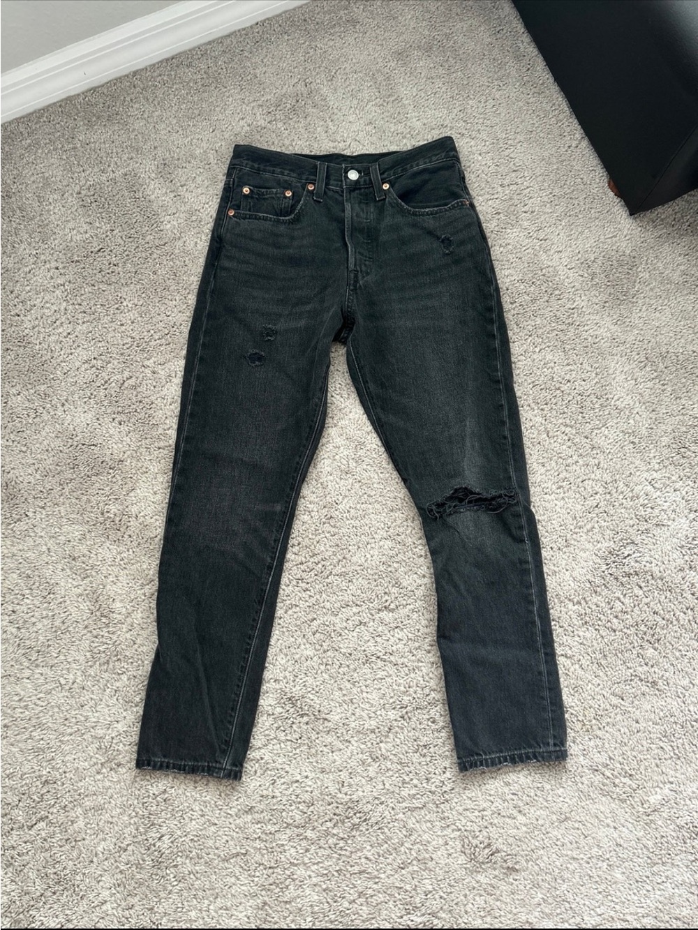 Levi's Black Straight-Leg Women's Distressed Jeans 👖